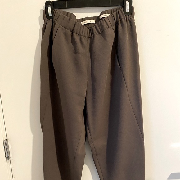 Aritzia Babaton cropped trousers - Picture 1 of 2